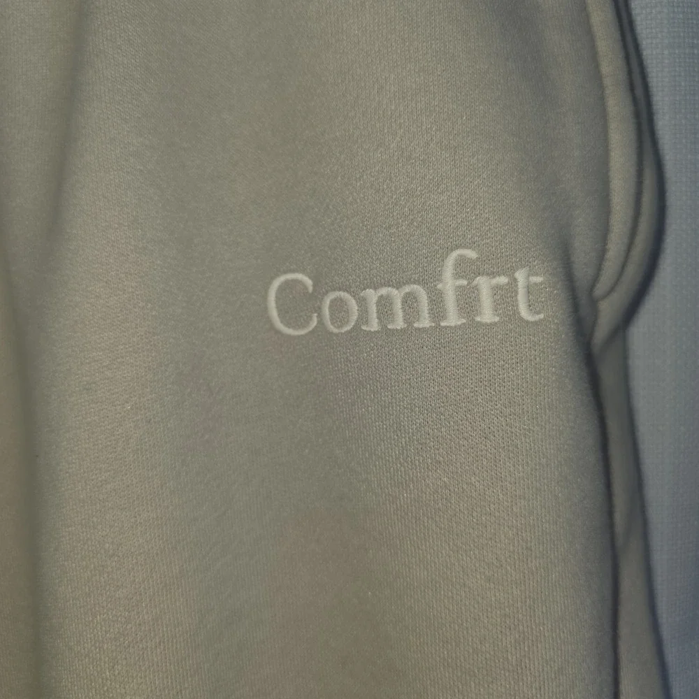 Comfrt Kids Unisex Signature Sweatpants Size Large‎ Beige | Comfy Loungewear